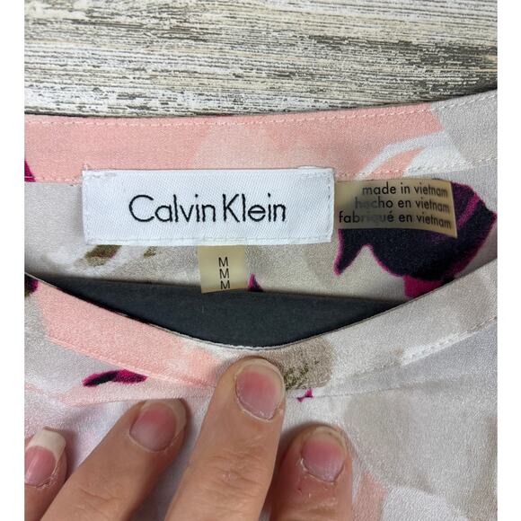 Calvin Klein womens medium Chiffon floral Blouse Roll Tab Sleeve Asymmetrical - Picture 5 of 5